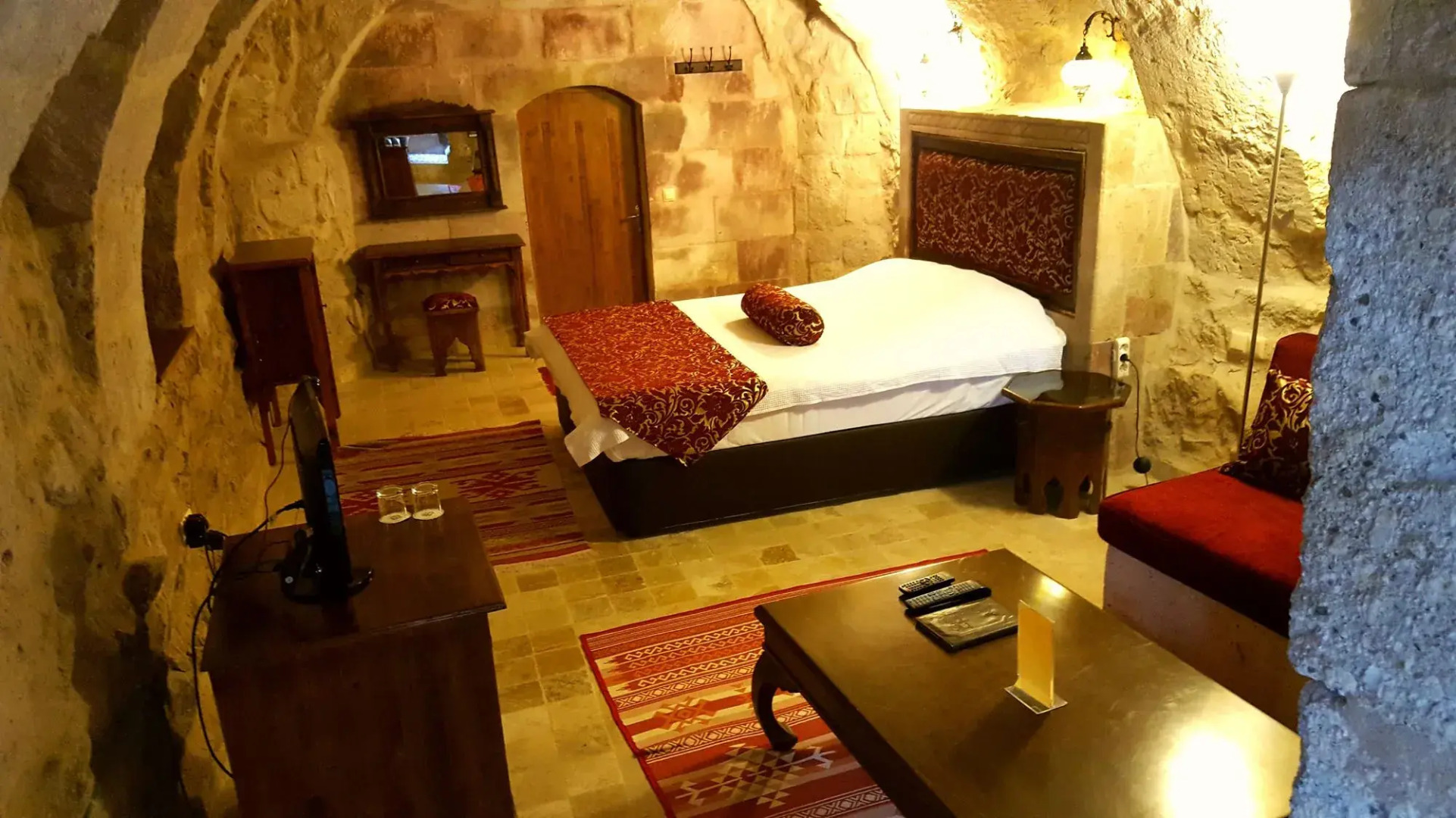 Monte Cappa Cave House