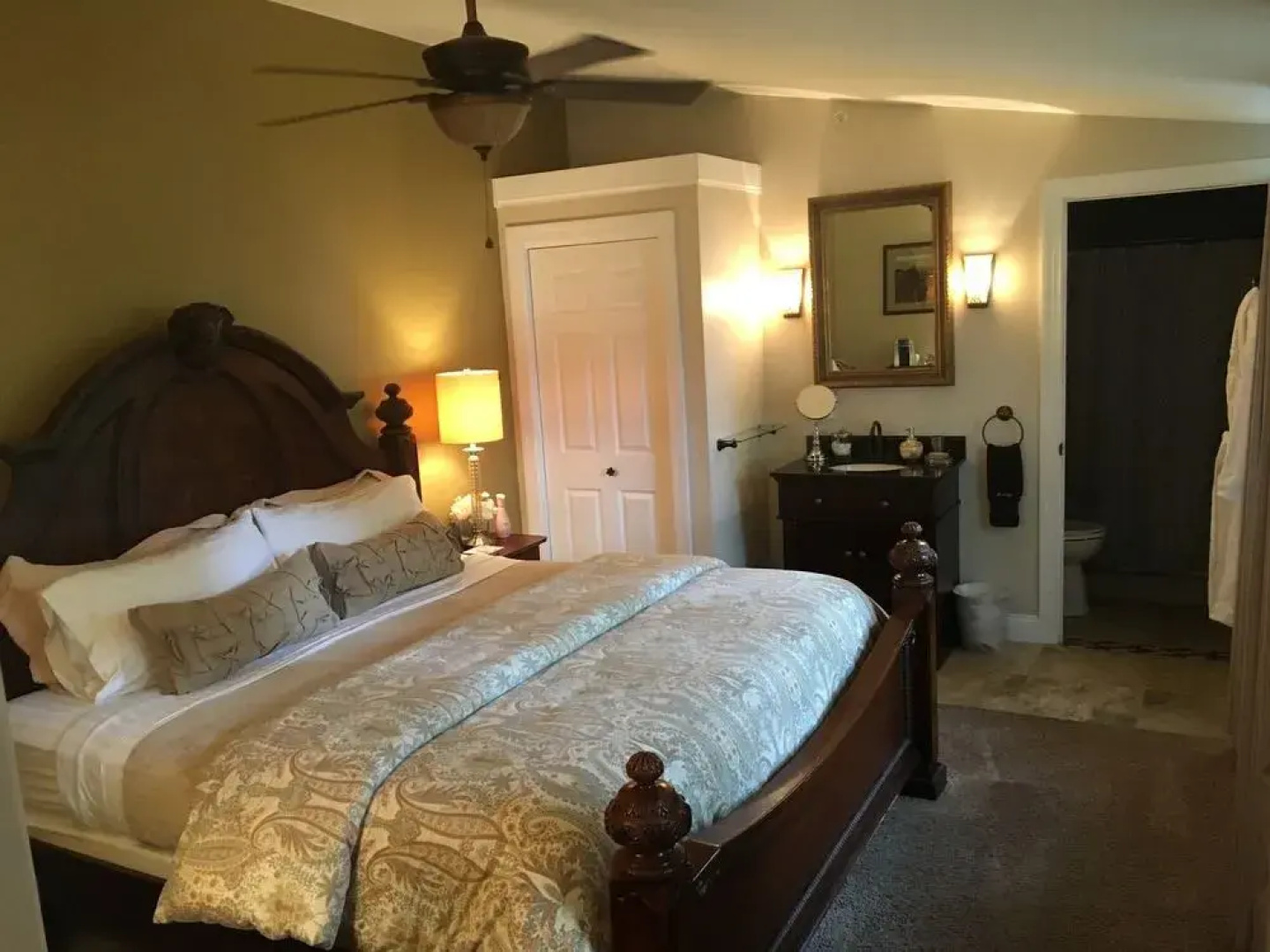 PineCrest Inn