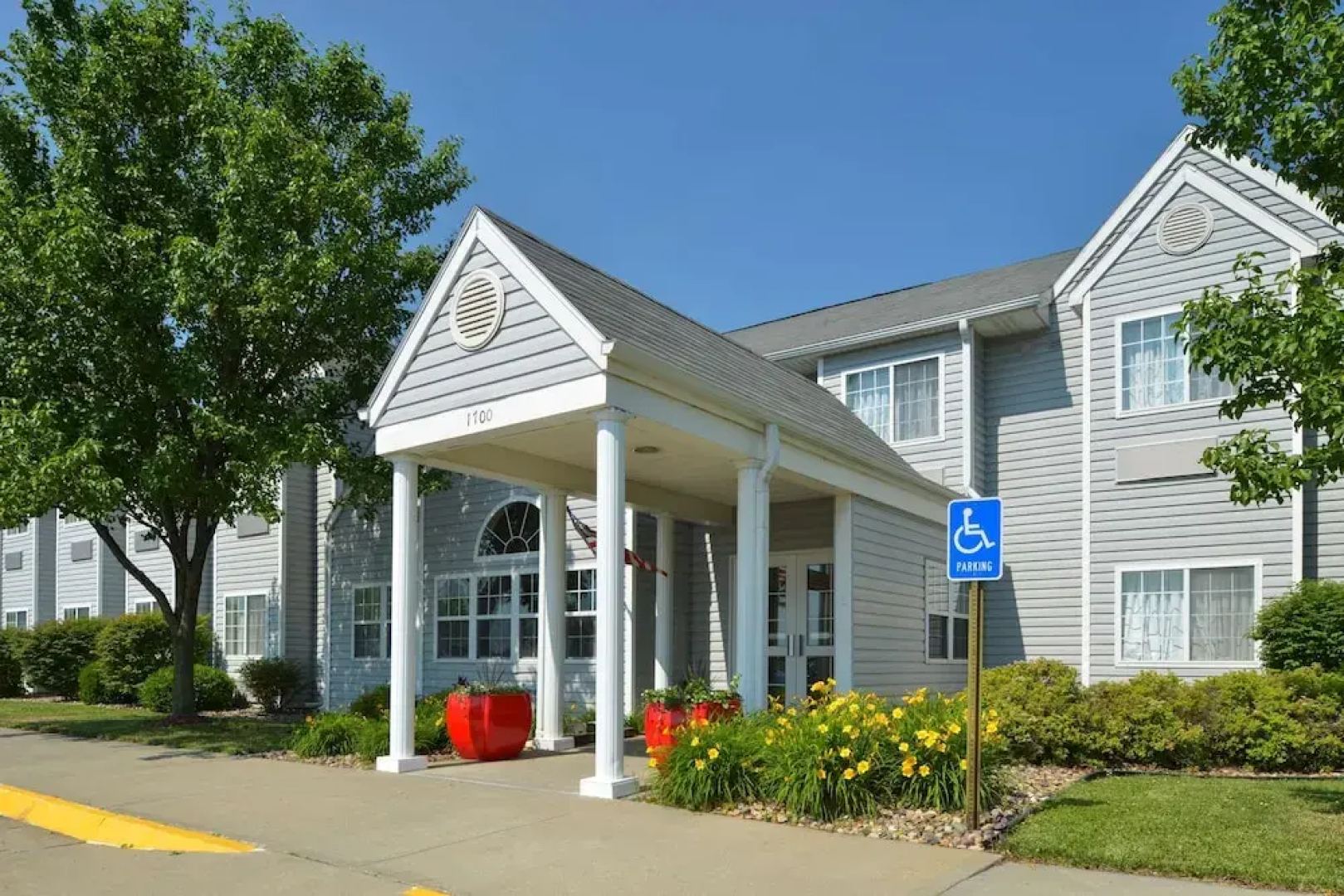 Sunset Inn & Suites