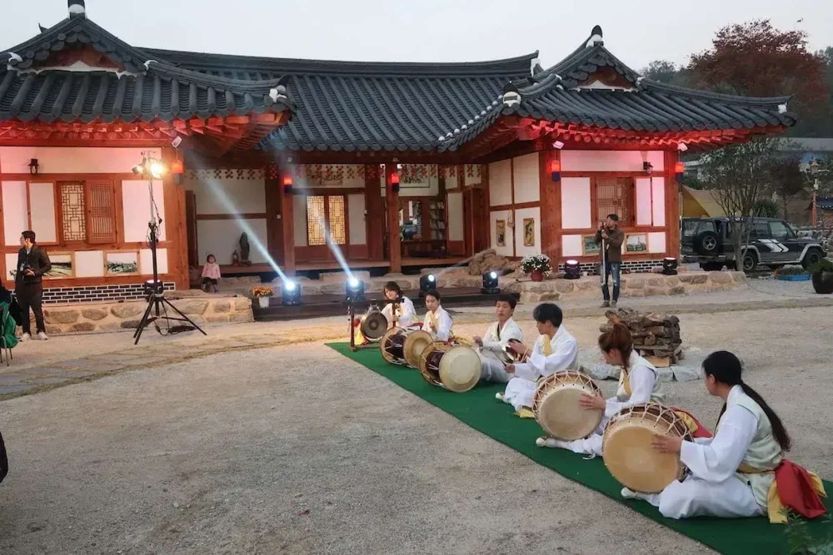 Hanok stay NAMWONYECHON by Kensington