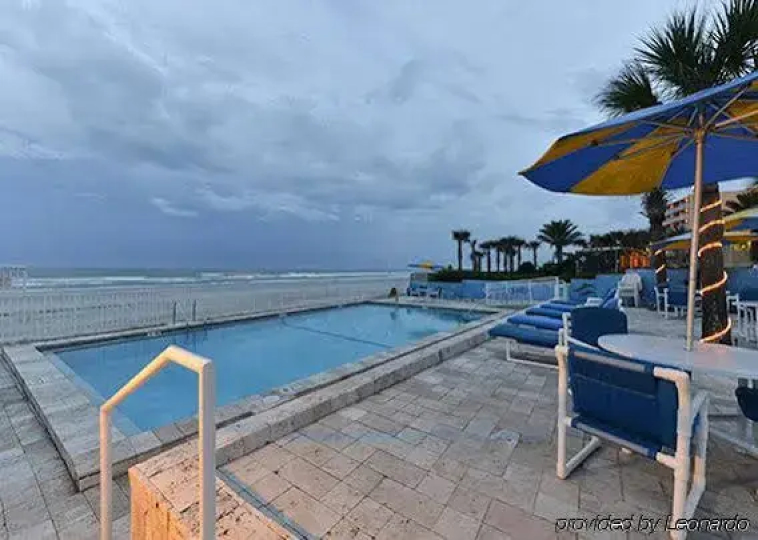 Sunrise Inn On The Beach