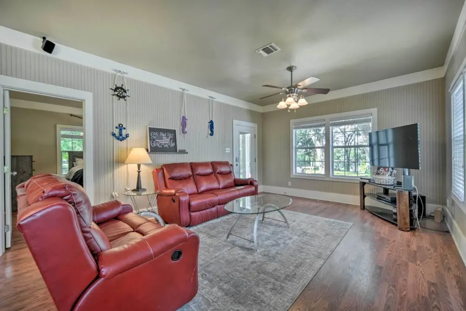 'the Petite Lake House' in Seguin w/ Patio!