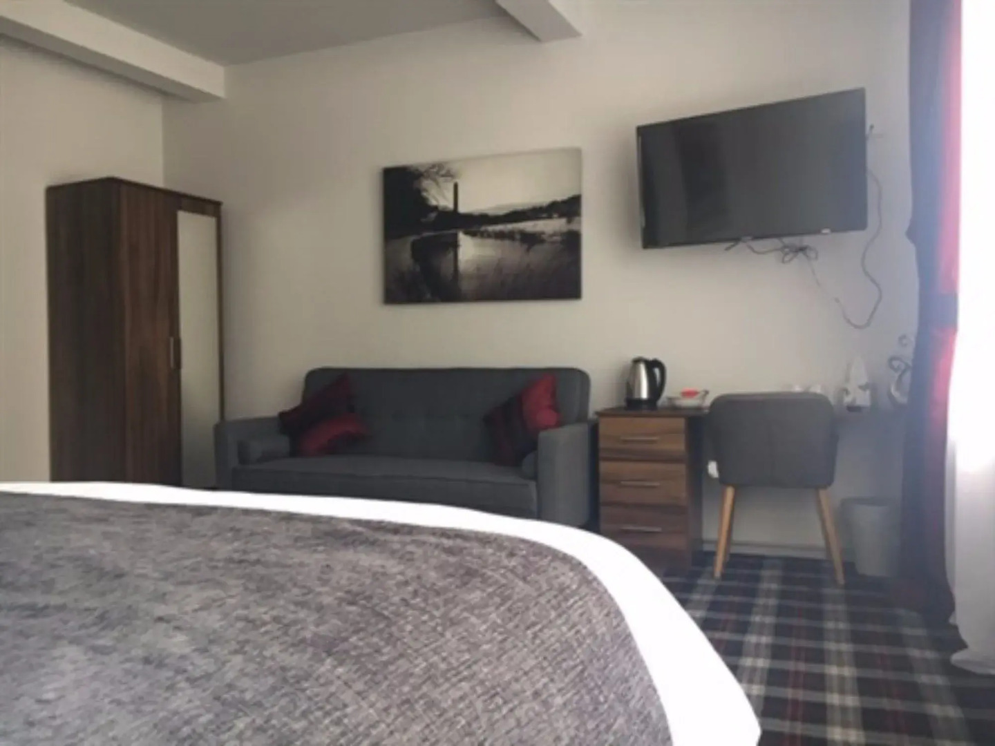 The Huddersfield Hotel