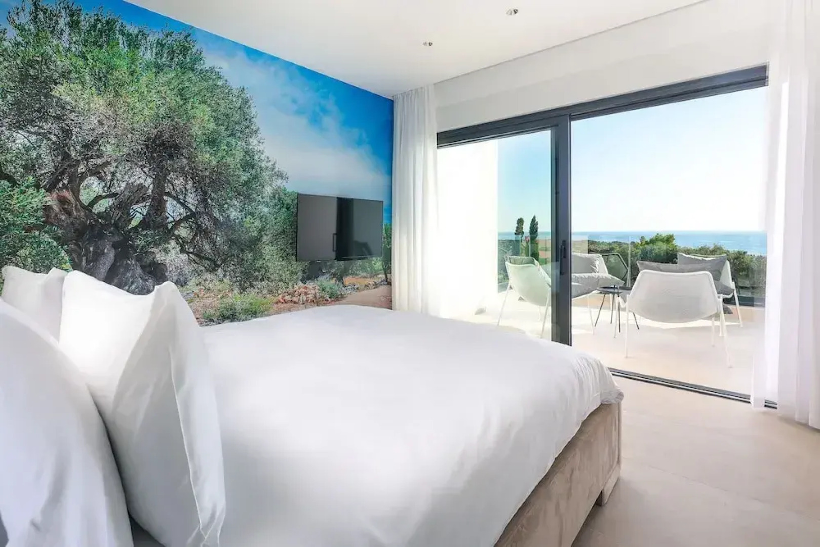 Luxury villa 360 - private heated pool