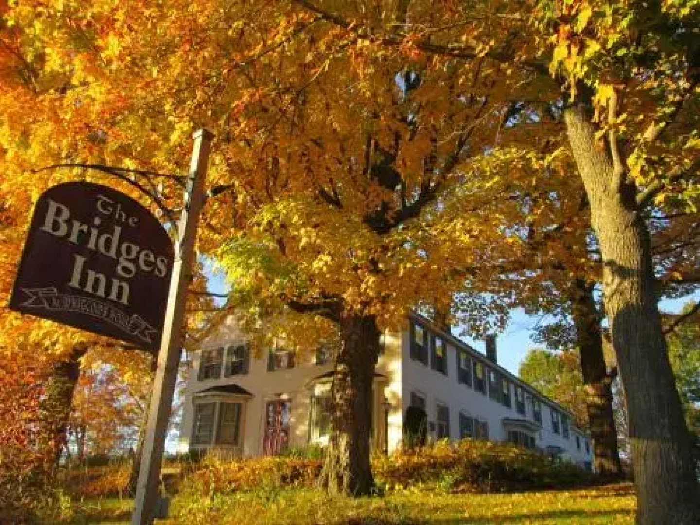 The Bridges Inn at Whitcomb House B&B