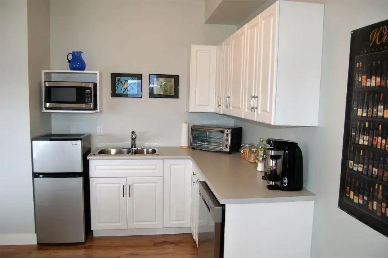 Singing Marmot Guest Suites