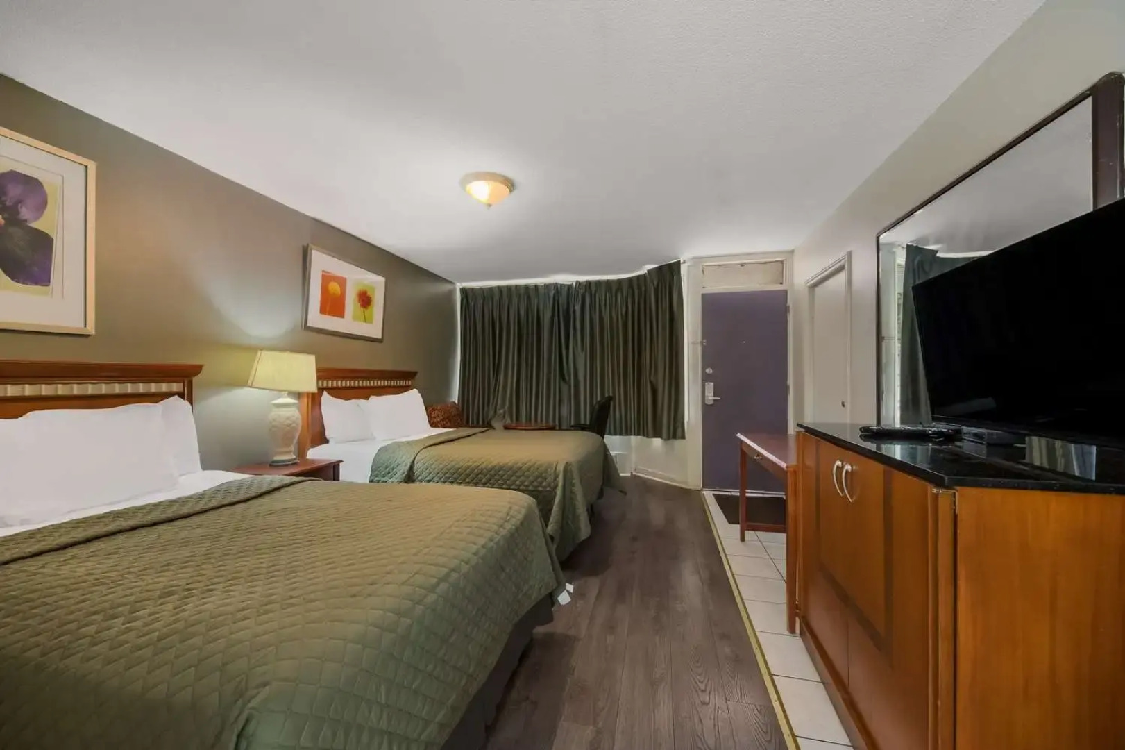 Knights Inn Burlington, ON