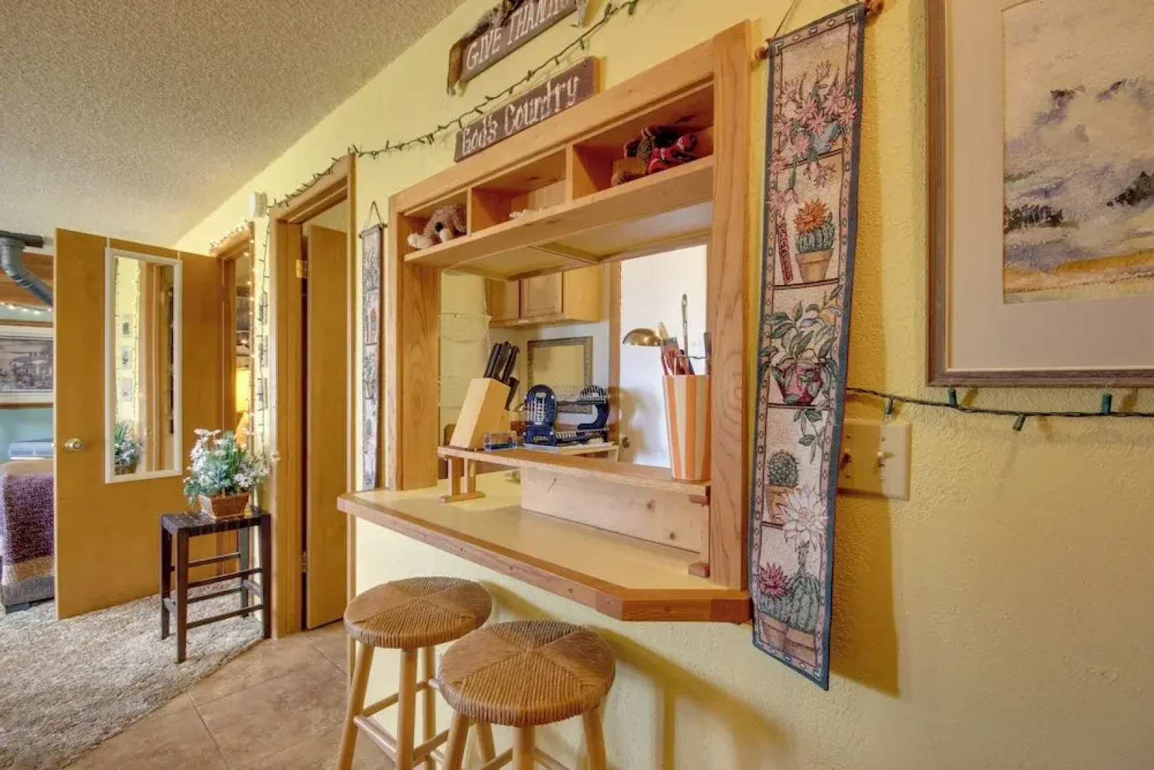 Yellowstone Country Retreat: Stunning Views!