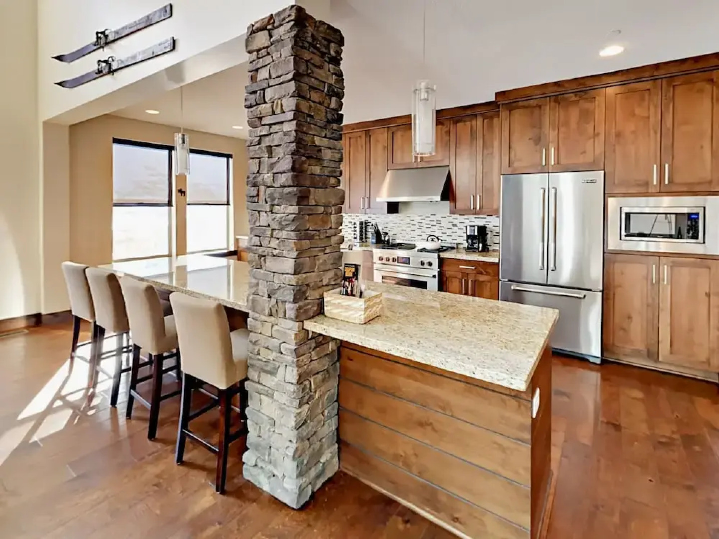 13285 Alexis Drive Townhouse 5 Bedrooms 4.5 Bathrooms Townhouse