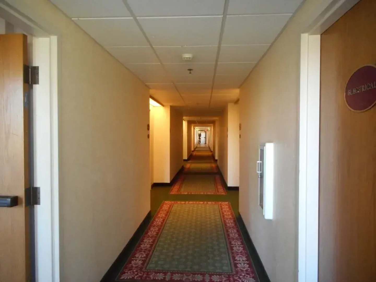 Pleasant Stay Inn & Suites