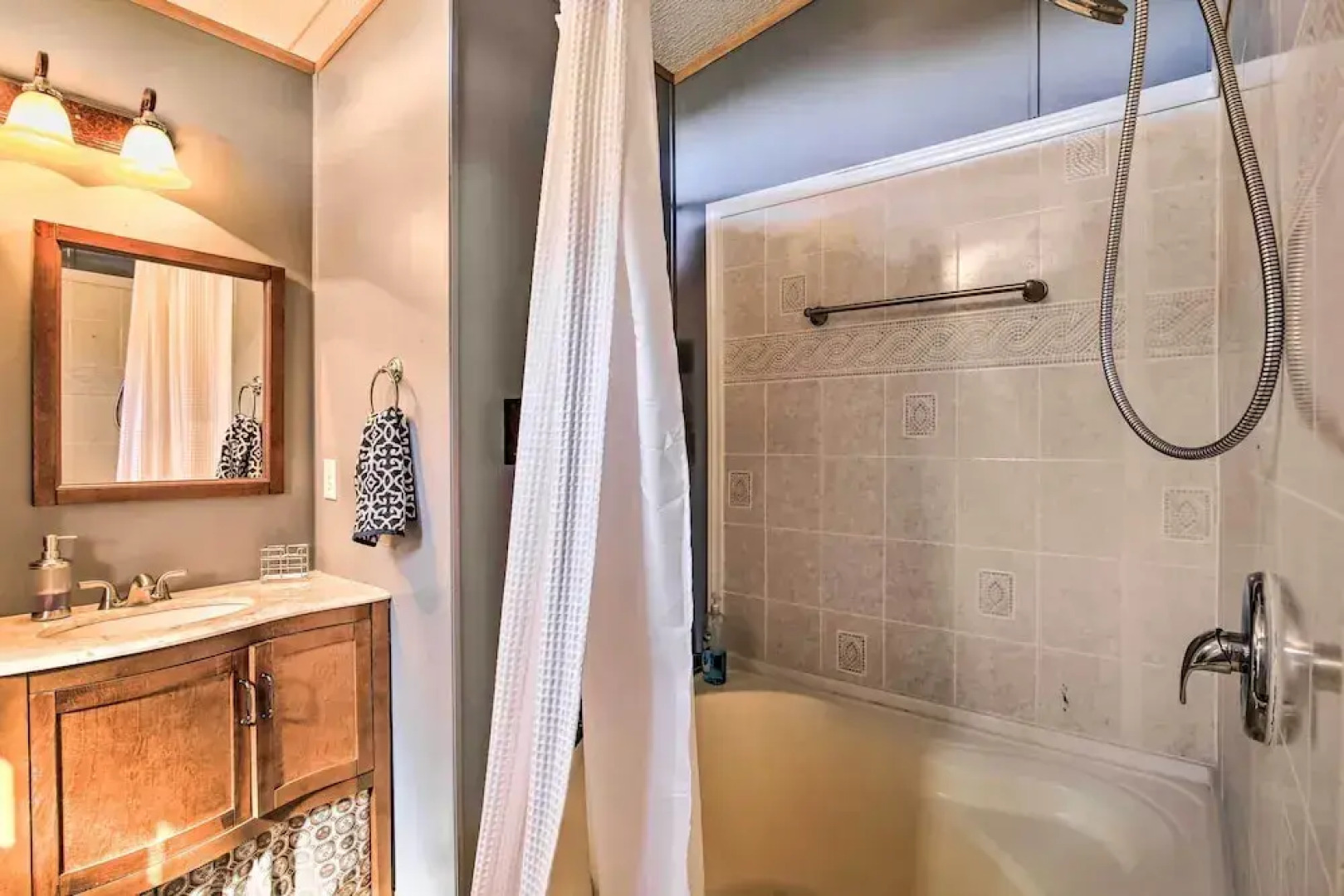 Private Hill Country House w/ Deck on 7 Acres!