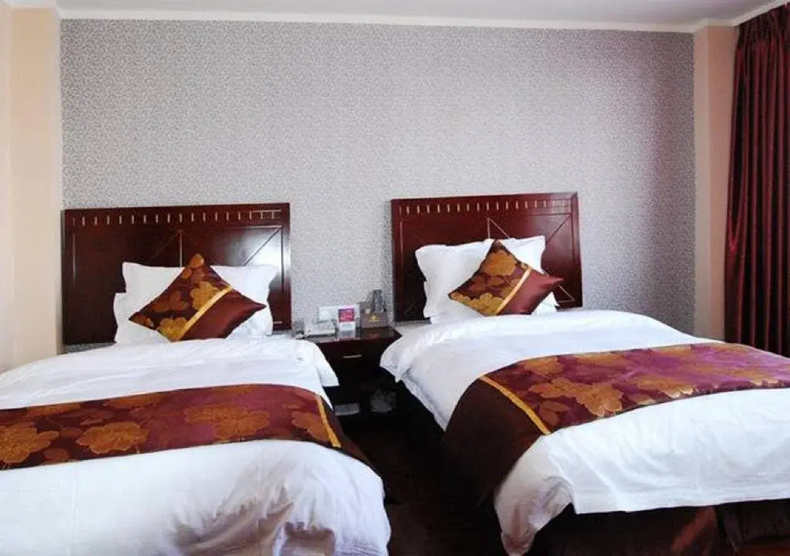Xichang Xiaoding Business Hotel