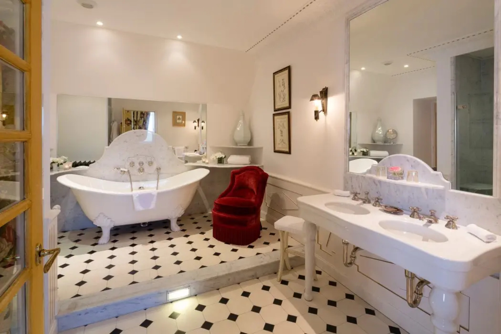 Château De Mirambeau