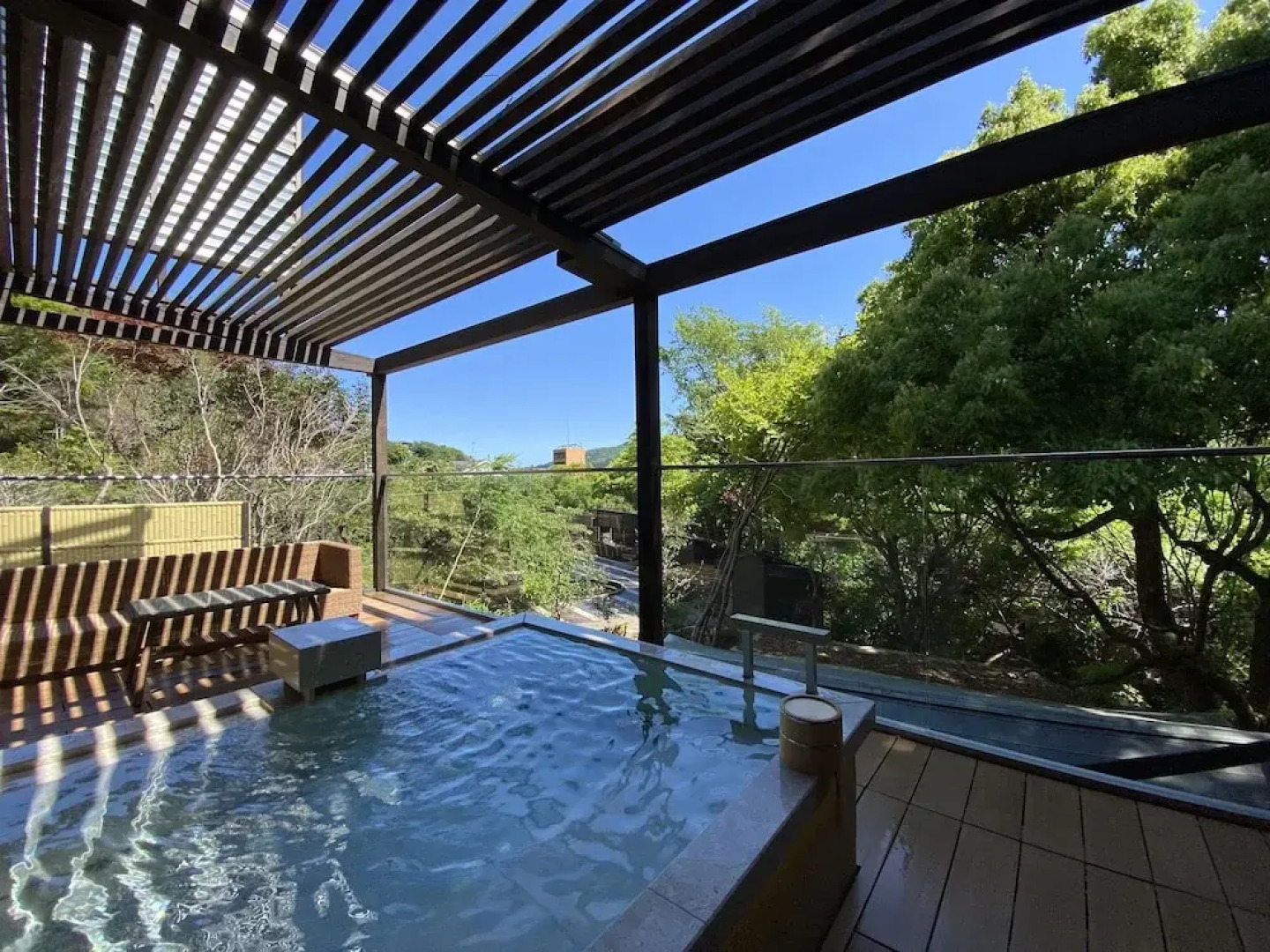 Yugawara Onsen Ashikari Ryokan