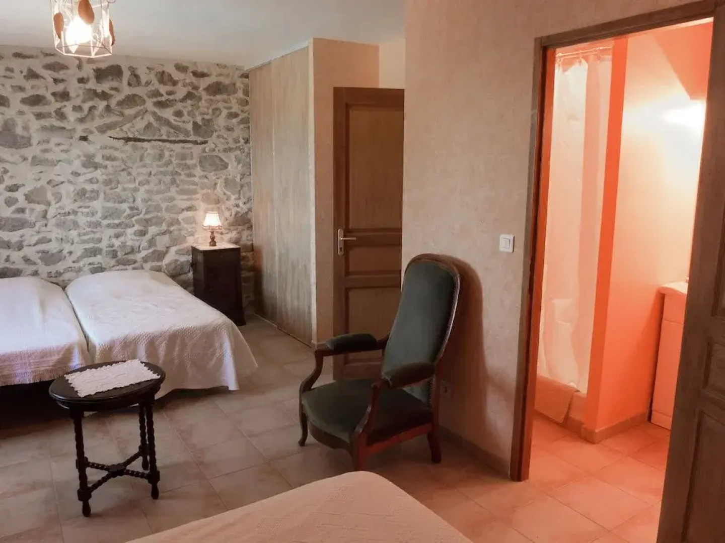 Stone Cottage on an Active Wine-growing Estate With a Swimming Pool