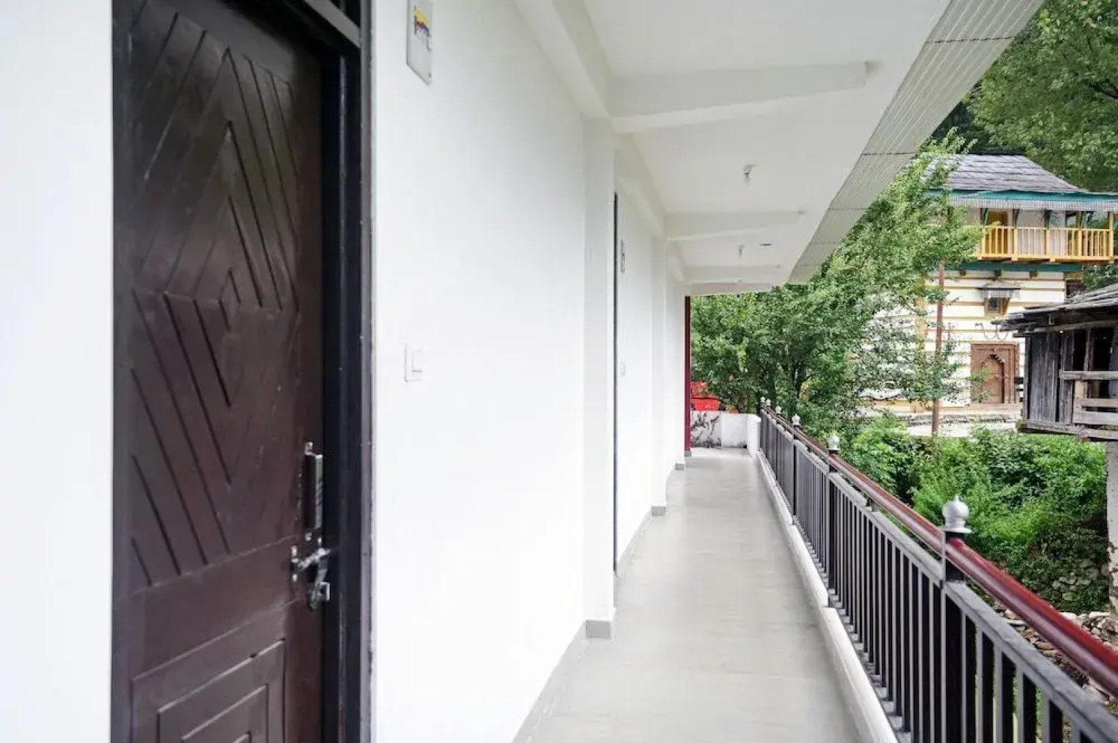 Treebo Trend Woodward II