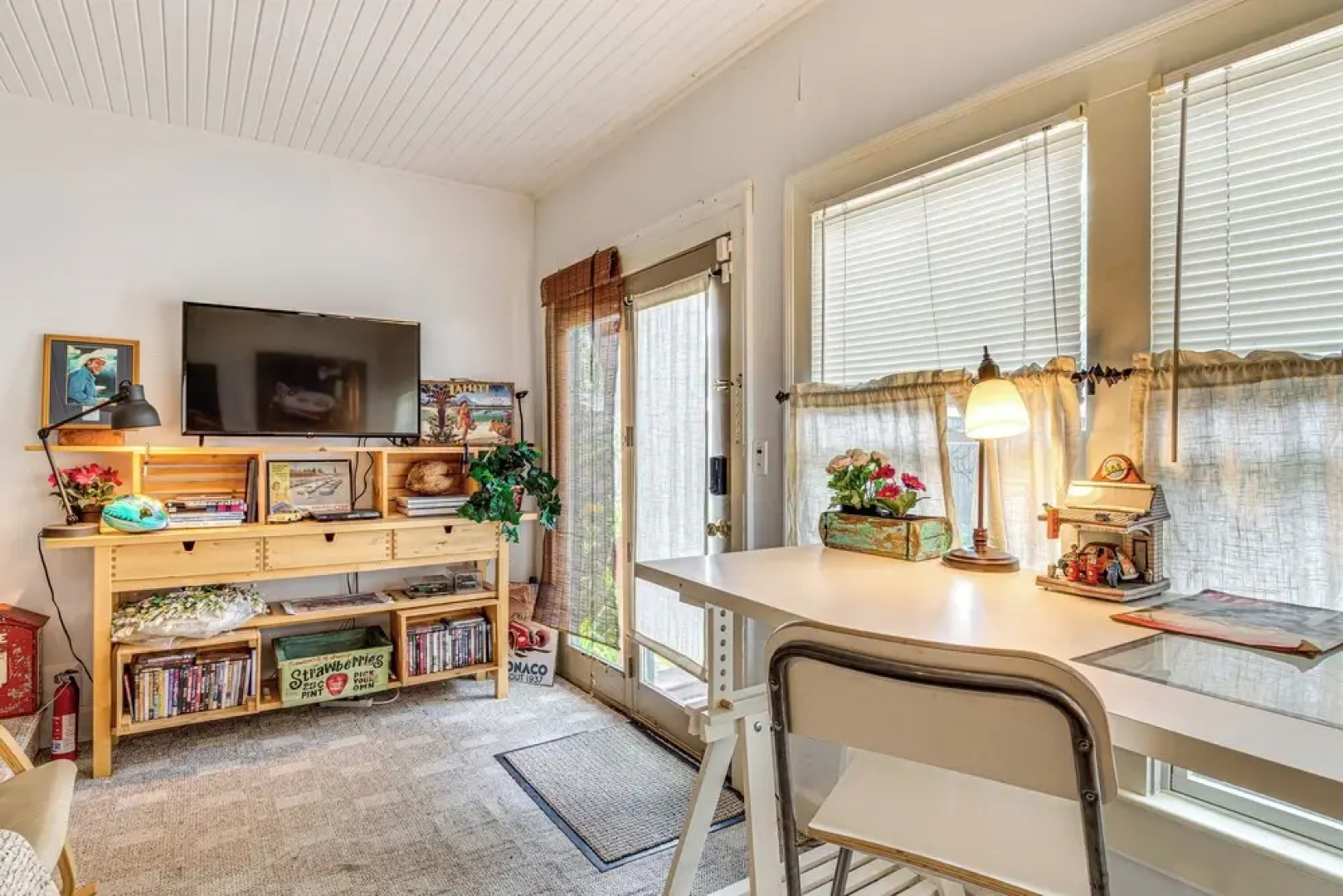 1/2 Mi to Indy Motor Speedway: Home w/ Yard!