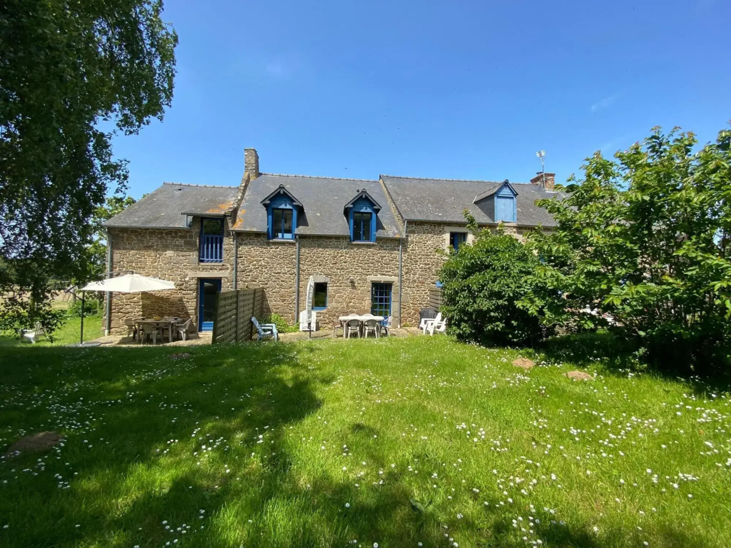 Terraced house, St Meloir des Ondes