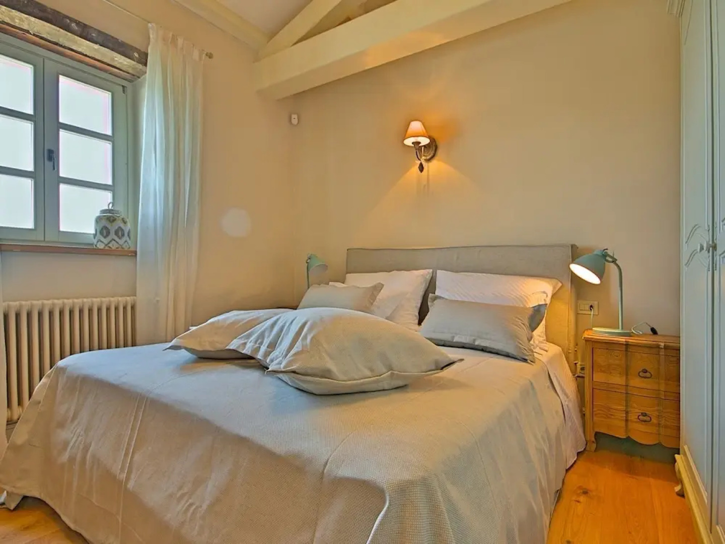 Plushy Villa in Ladici With Pool and Whirlpool