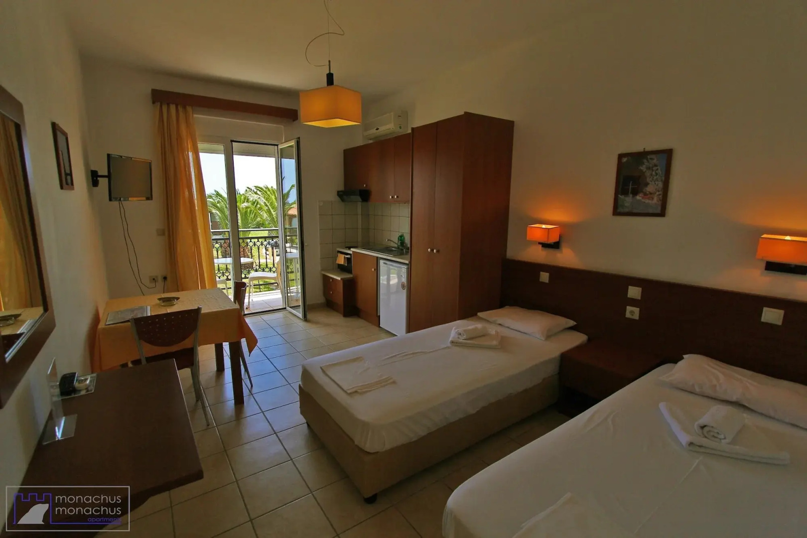 Monachus Monachus Apartments