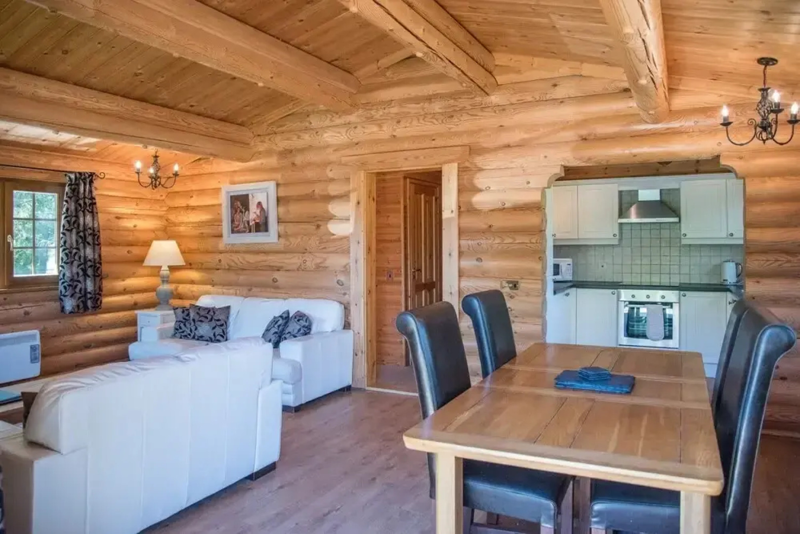 Ash Lodge With Hot Tub, Kingfishers