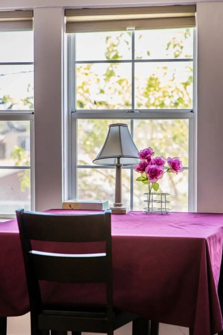 Large and Bright 3 Bedroom With Room For 7