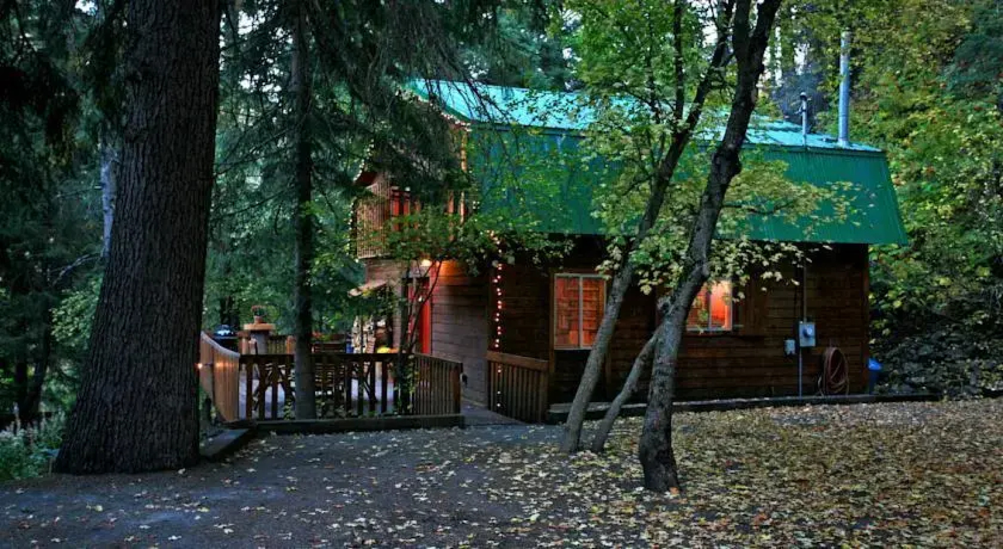 Creekside Cabin by Stewart Mountain Lodging