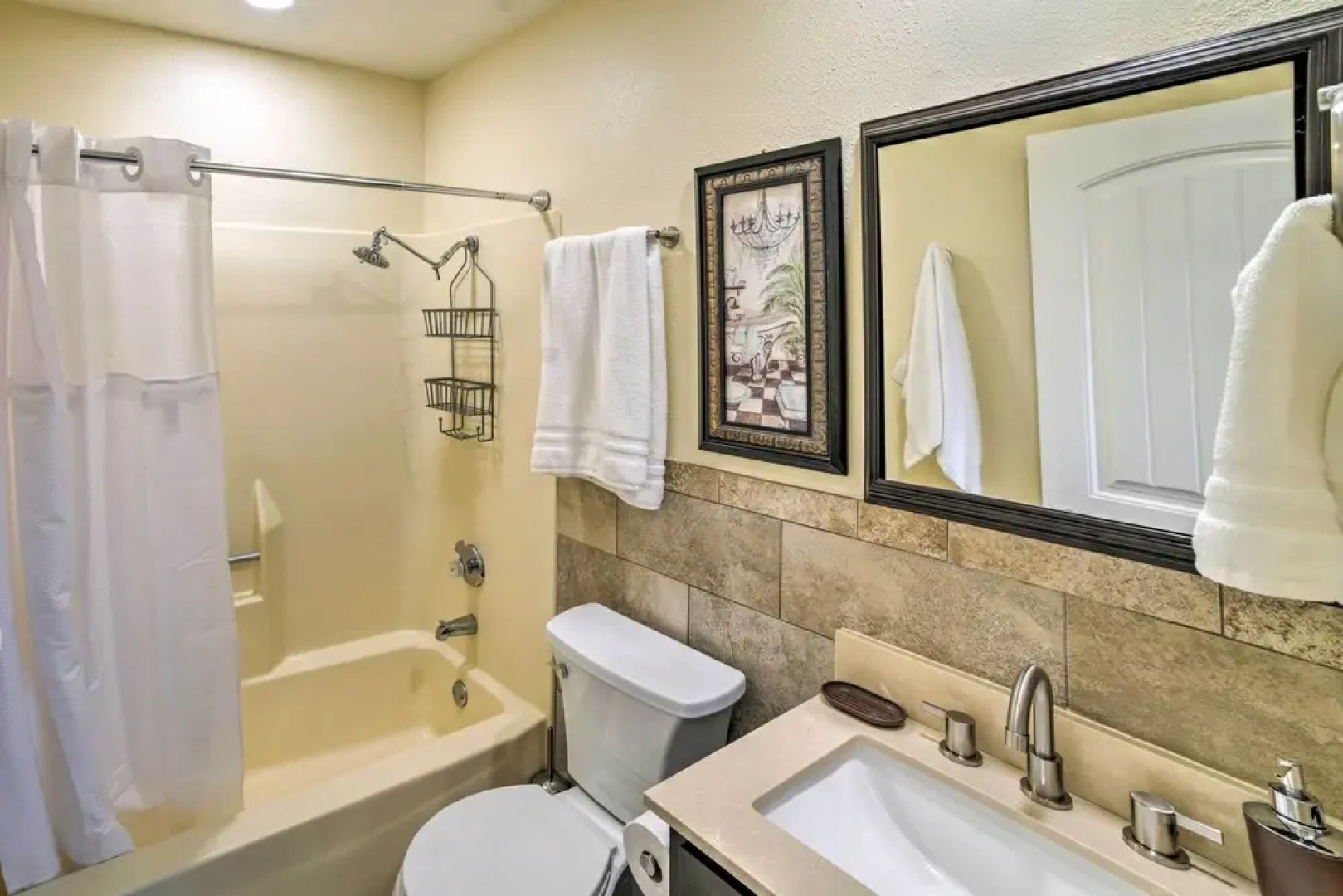 Family-friendly Home w/ Basketball Court!