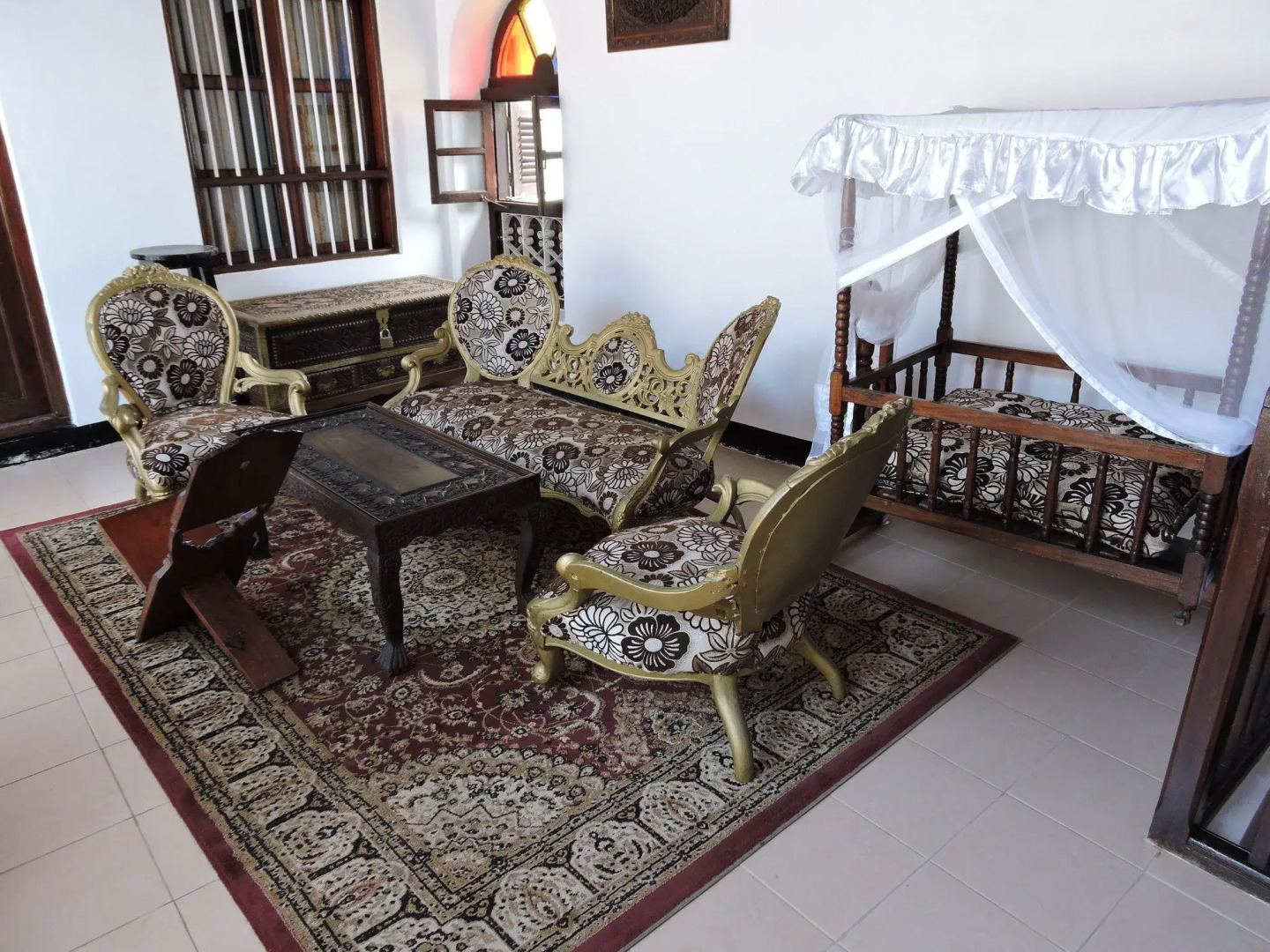 Tembo House Hotel & Apartments