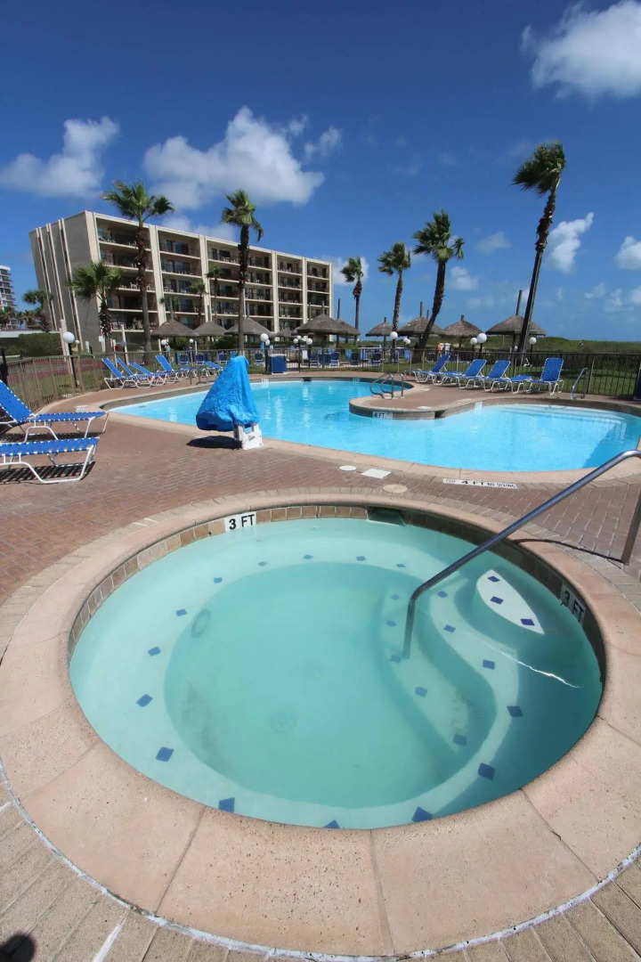 Royale Beach and Tennis Club