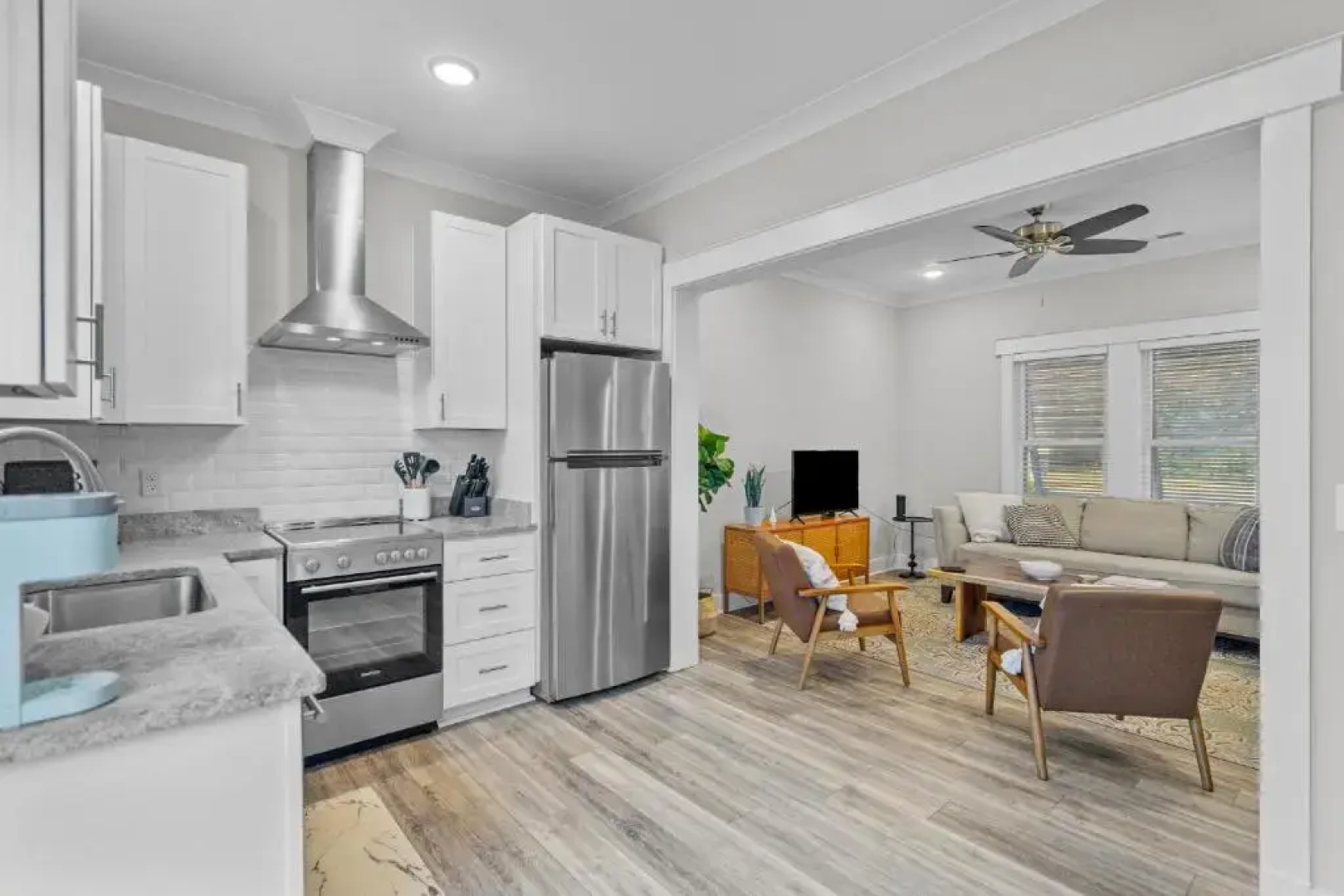 Modern Carolina Beach Boardwalk Cottage near Amenities!