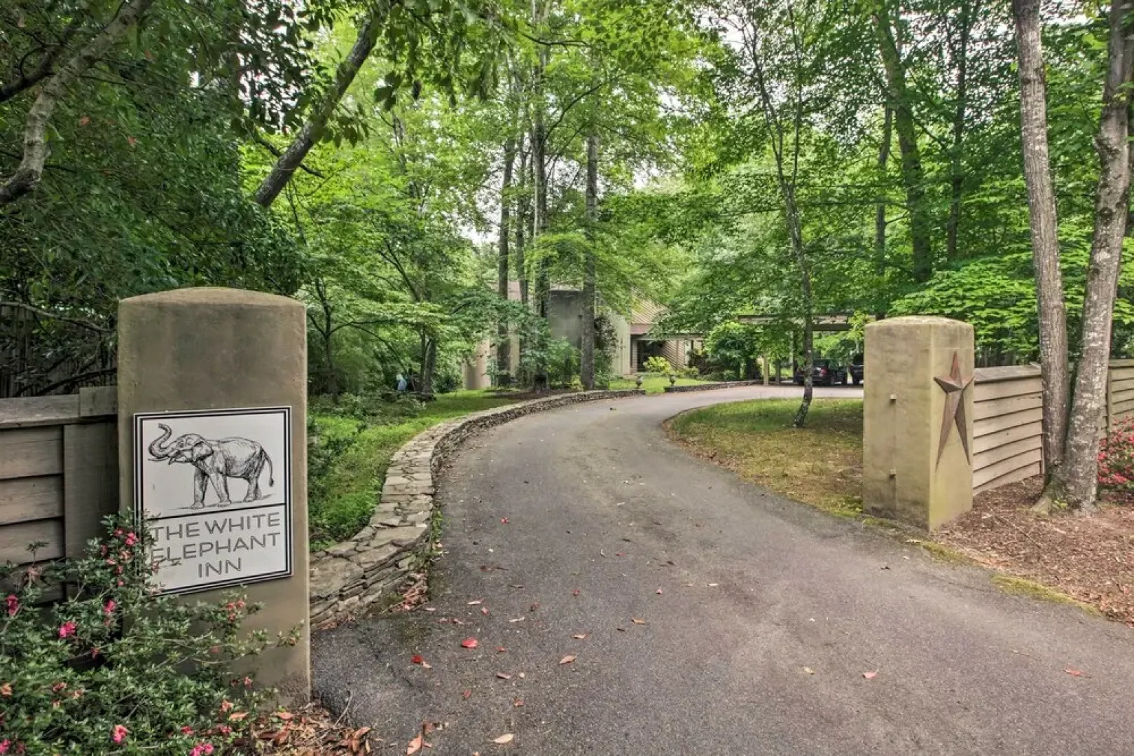 The White Elephant Inn Getaway w/ Pool & Hot Tub!