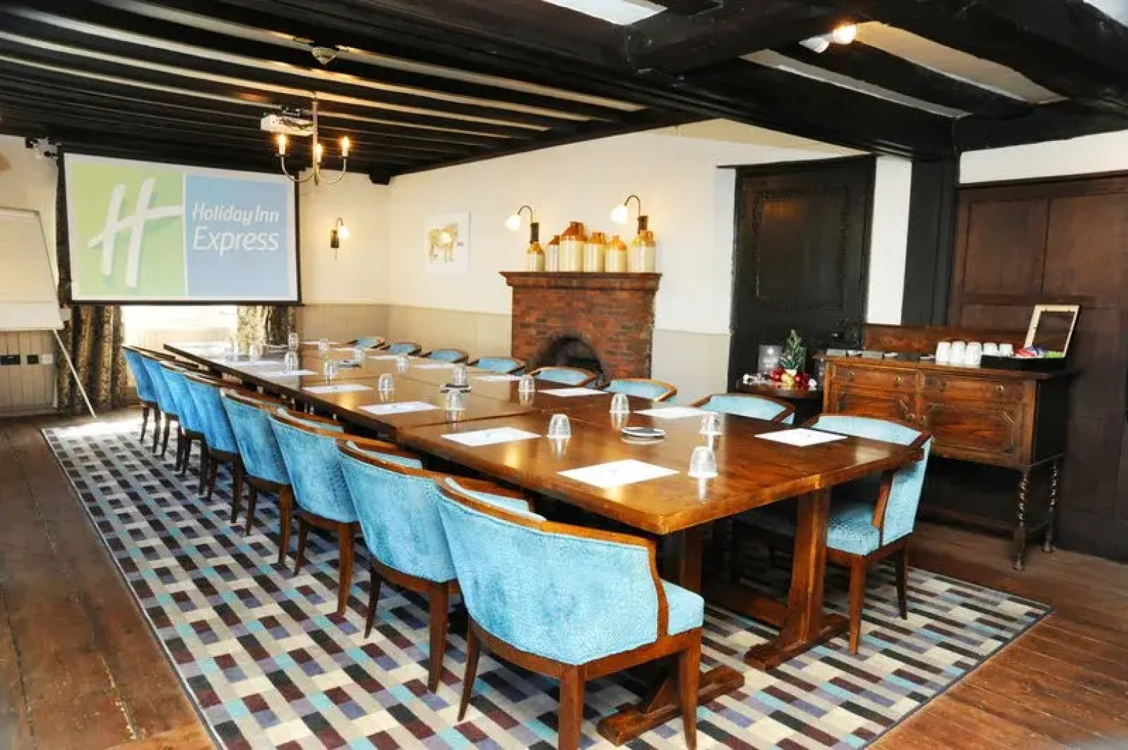 Holiday Inn Express Cambridge Duxford M11 Jct 10