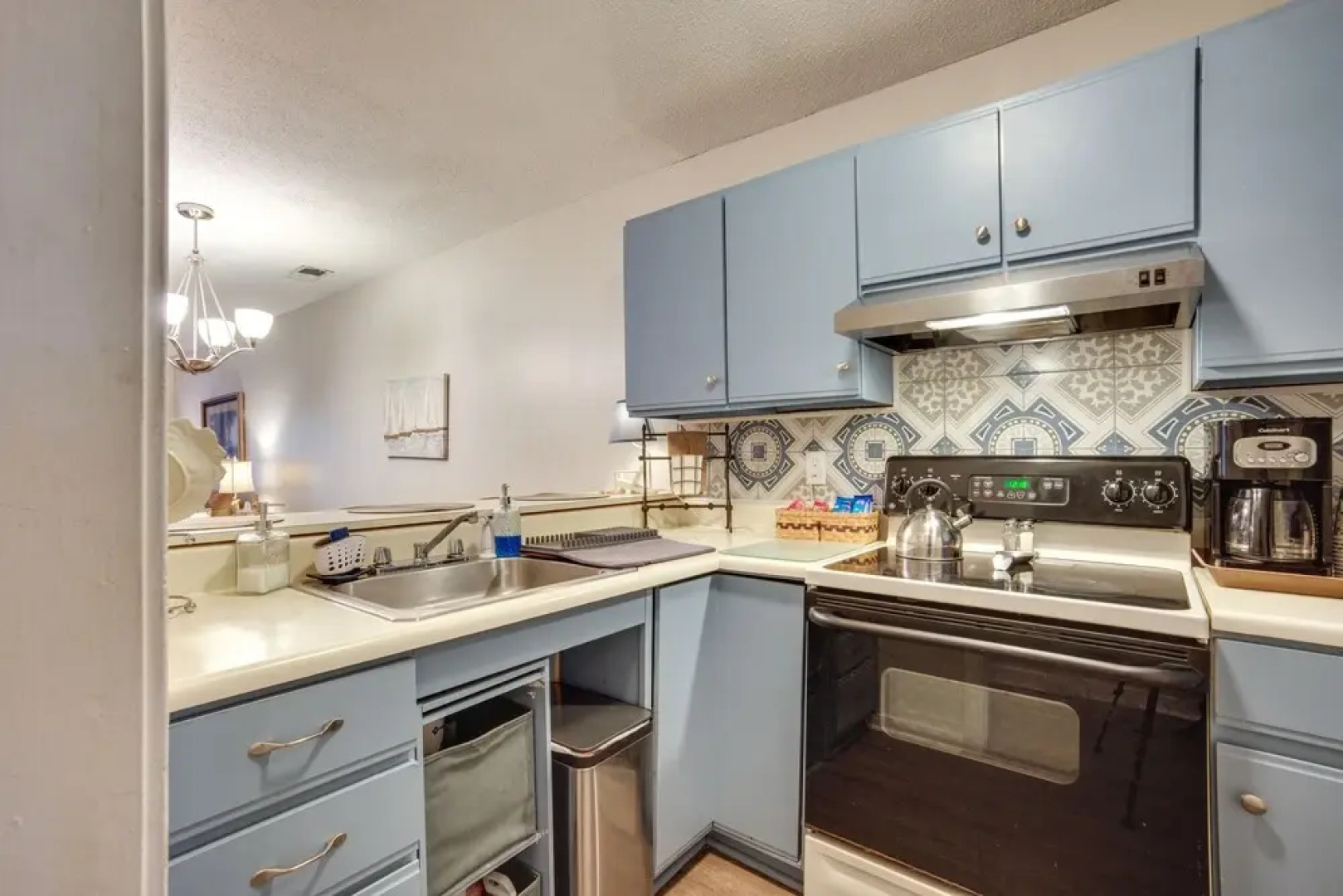 Beaufort Home w/ Patio 3 Mi to Downtown!