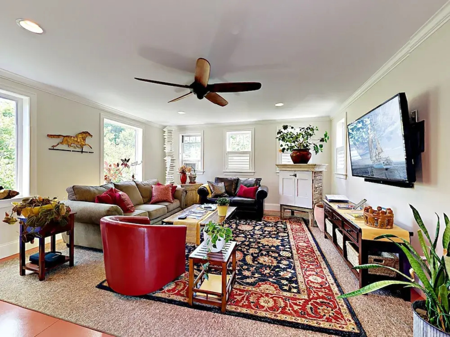 10 Ocean Street Cottage - 1 Br cottage by RedAwning