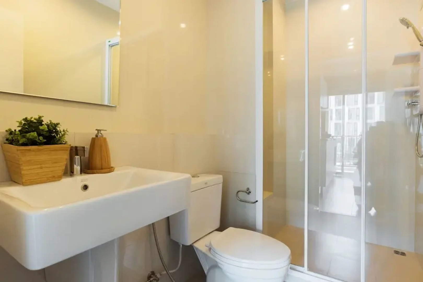 Favstay - The Base Uptown Phuket