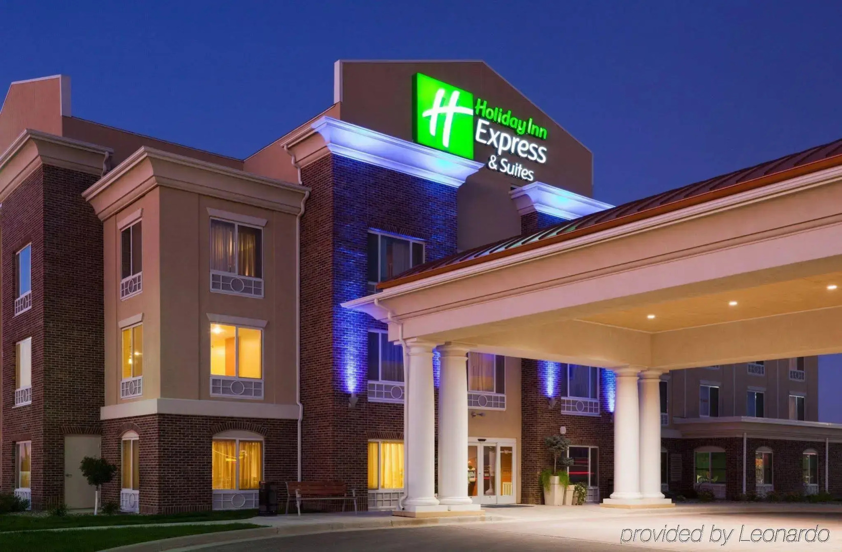 Holiday Inn Express & Suites Minot by IHG