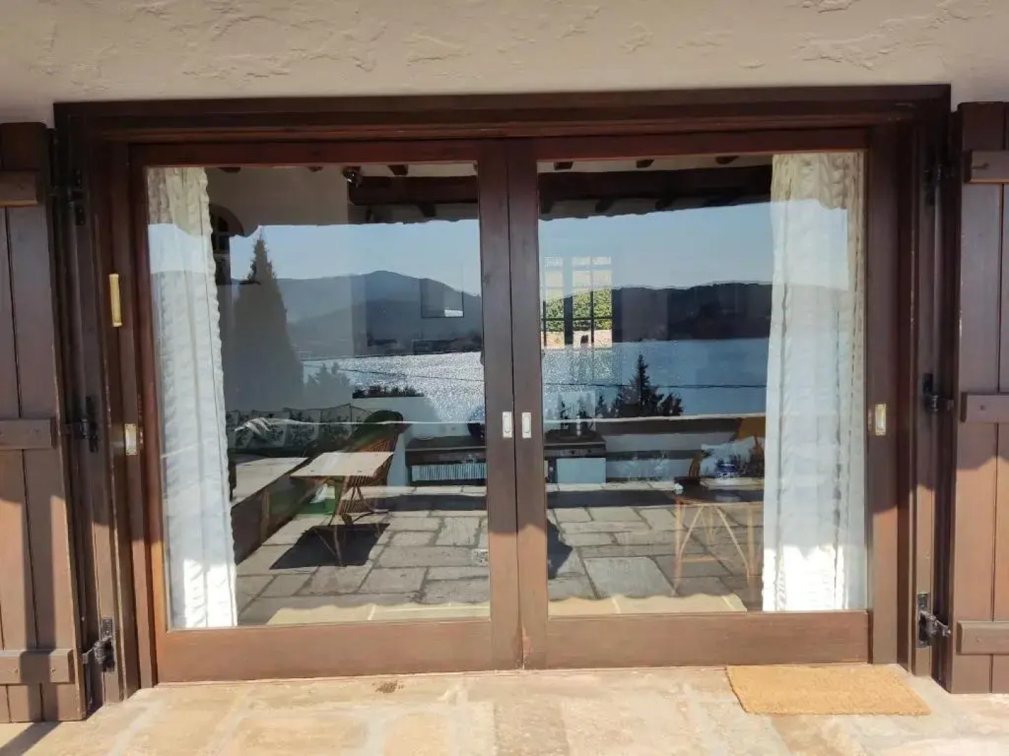 Lito's dream villa by the sea!