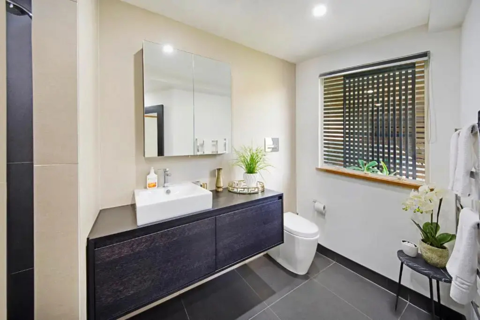 Sea Views Holiday Home