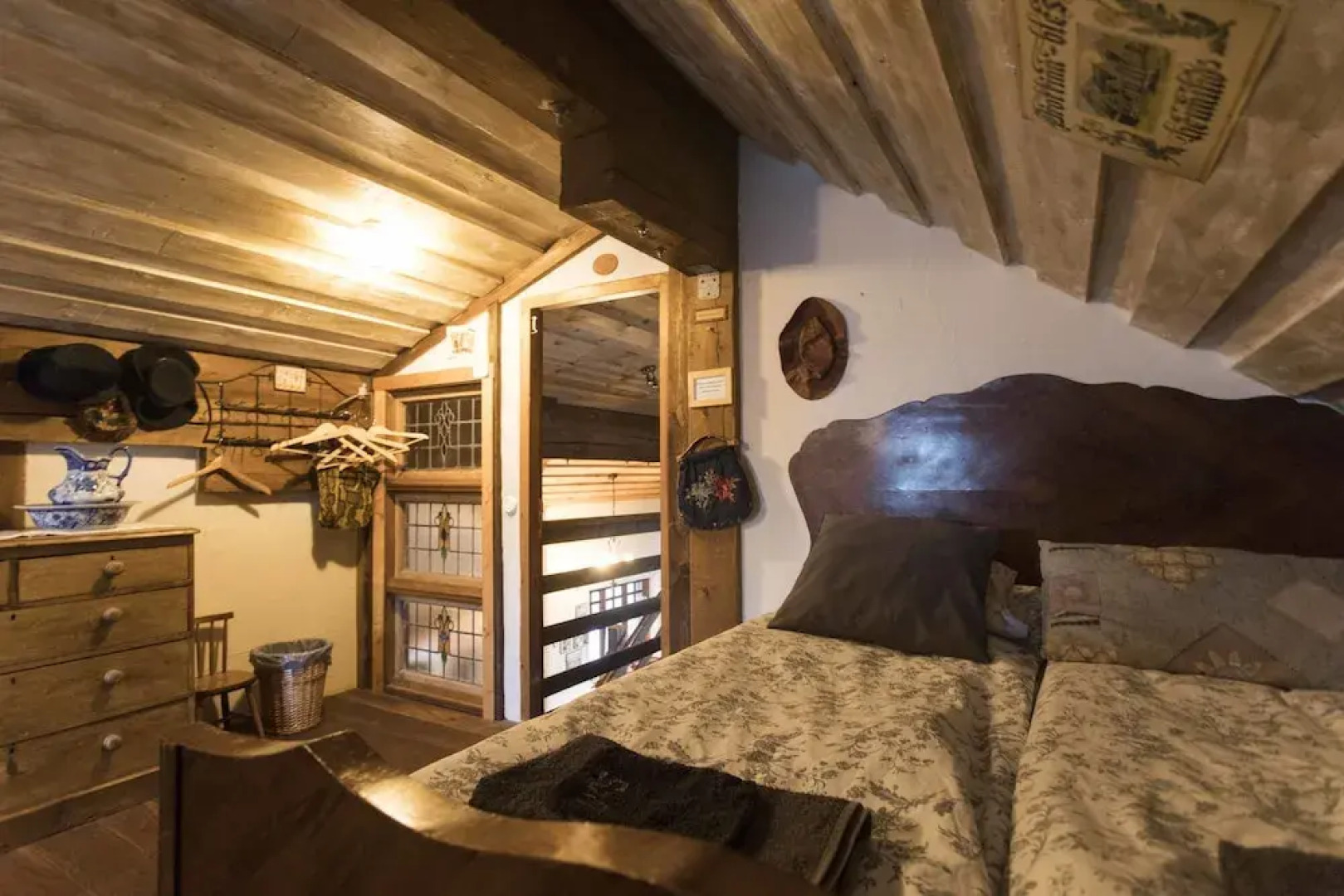 Raven's Bed and Breakfast