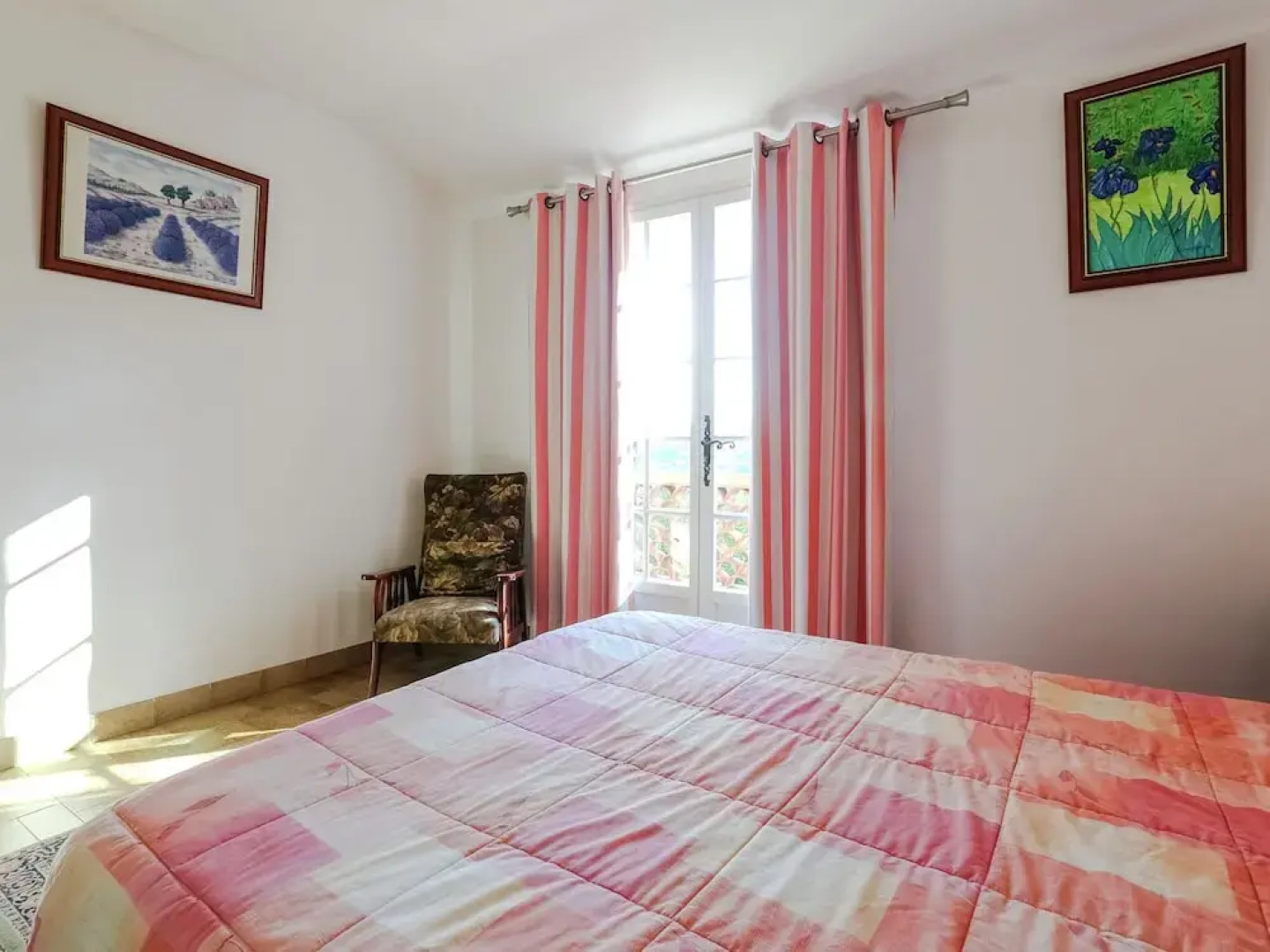 Provencal House With Swimming Pool and Vast View of the Surrounding Massif des Maures and the sea