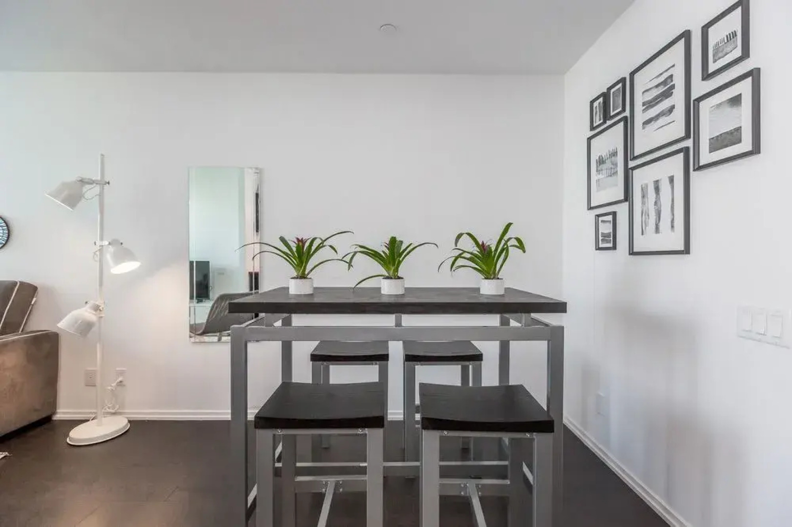 Noel Suites- Peter and Richmond St West