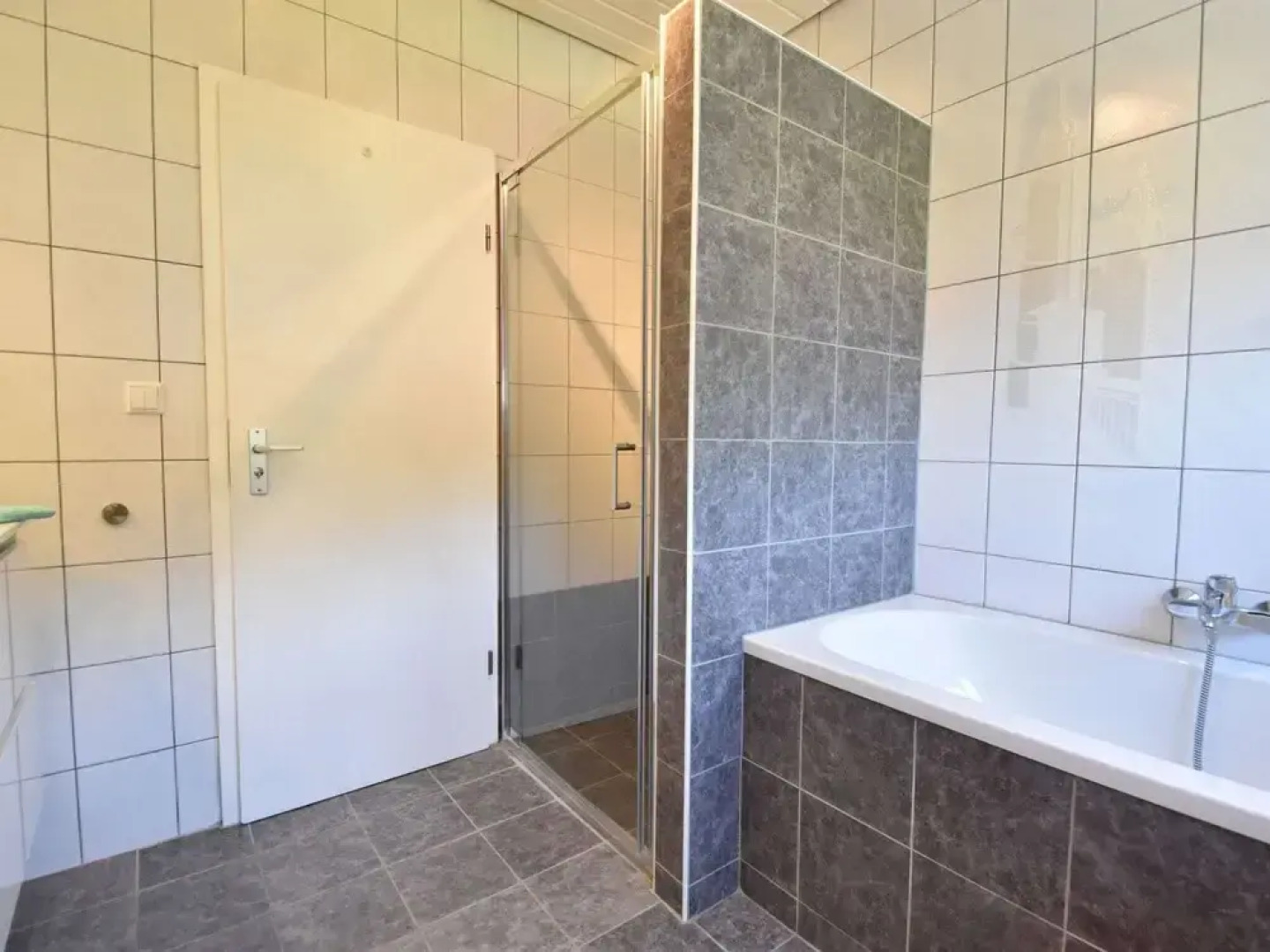 Spacious Mansion With Meadow View in Bruinisse