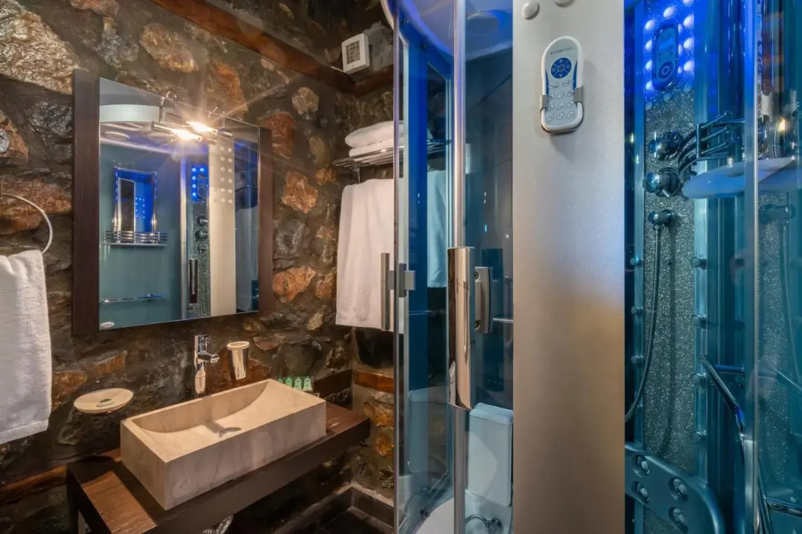 Rouga Mountain Boutique Suites & Spa