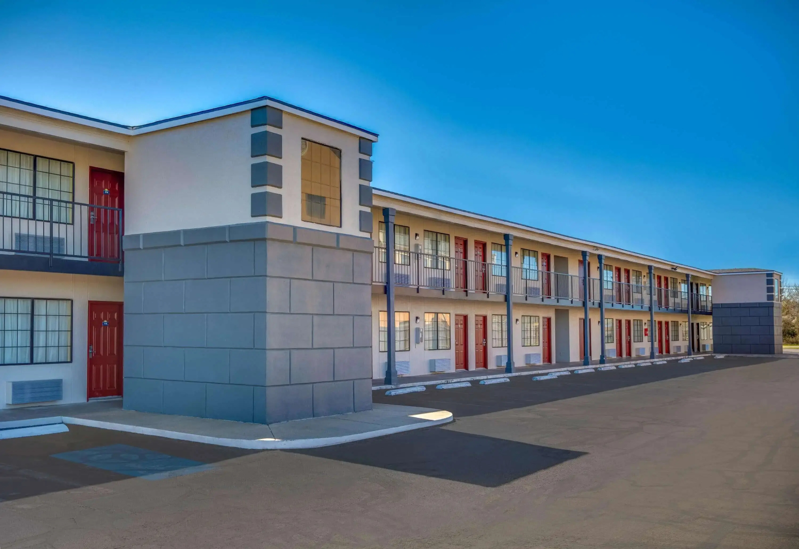 Days Inn by Wyndham Waco Near Downtown/University