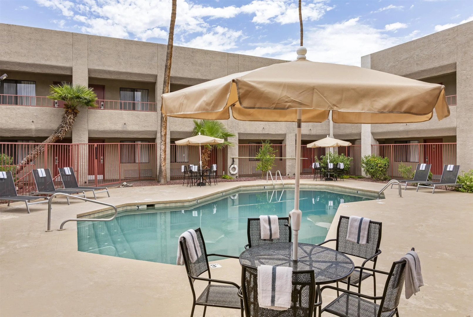 Best Western InnSuites Tucson Foothills Hotel & Suites