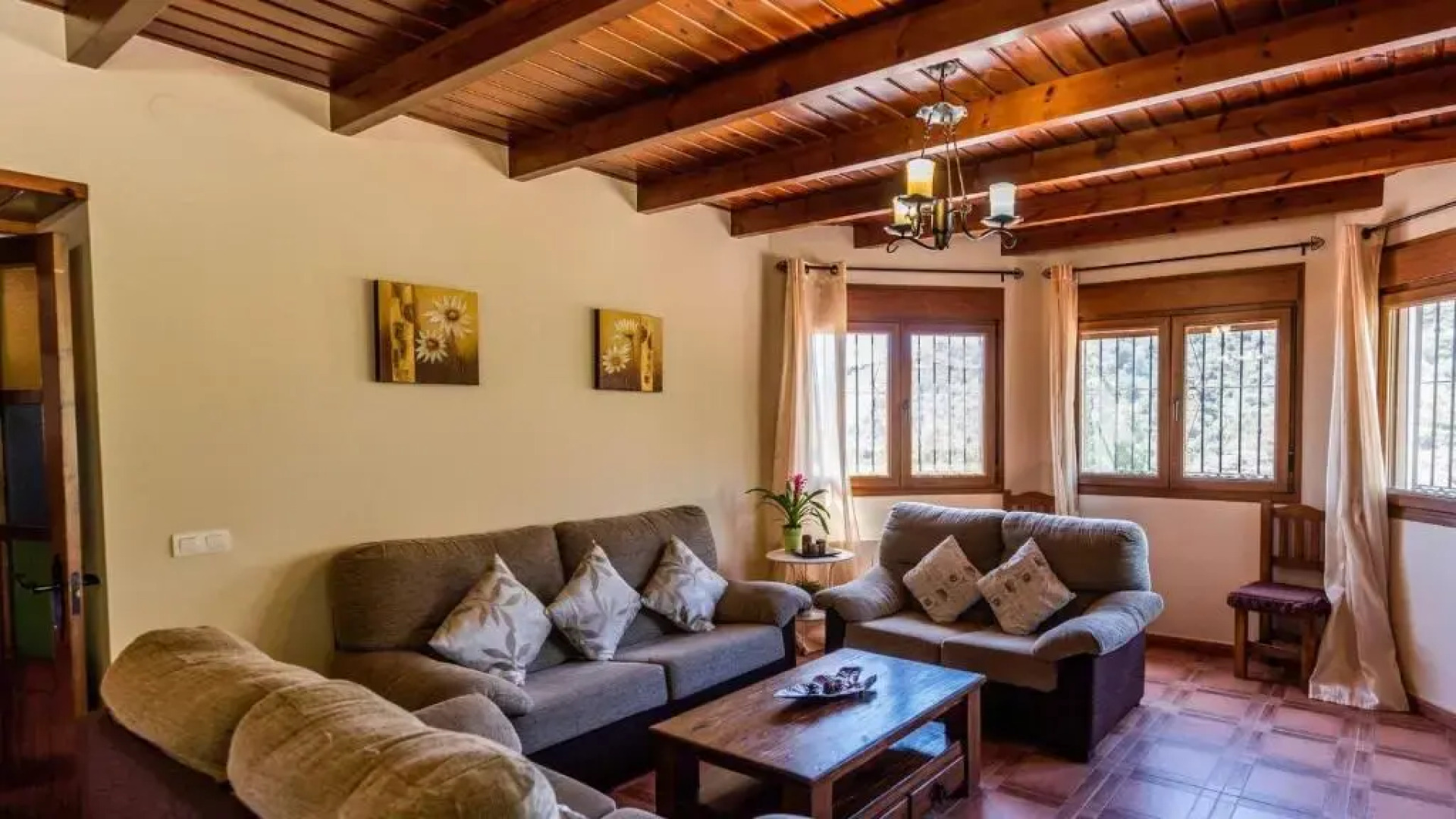 Villa Javier Sayalonga by Ruralidays