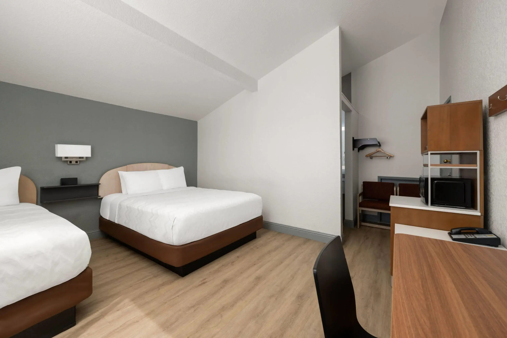 Super 8 by Wyndham Fort Bragg