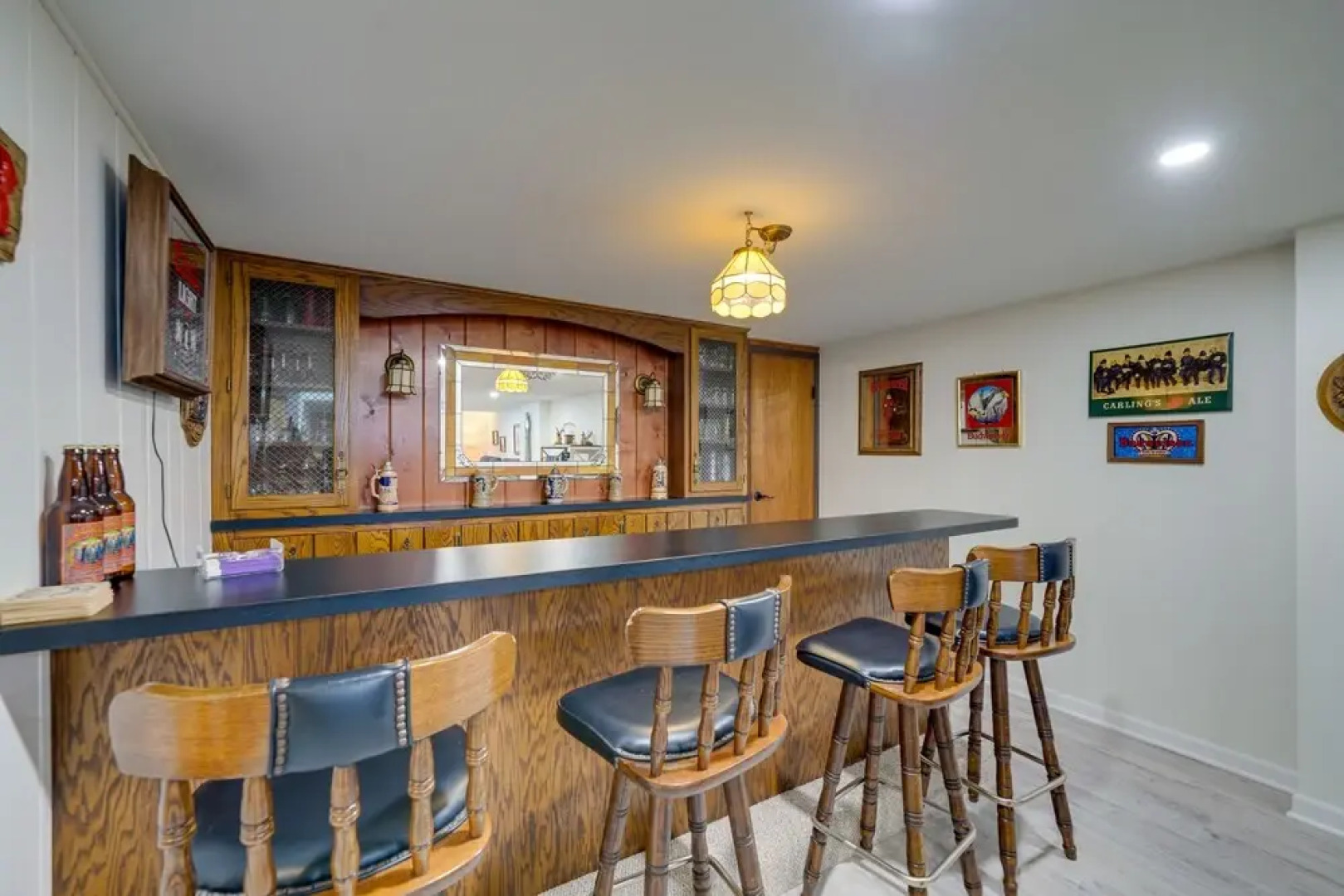 'coty's House' Illinois Getaway w/ Bar: Near Golf!