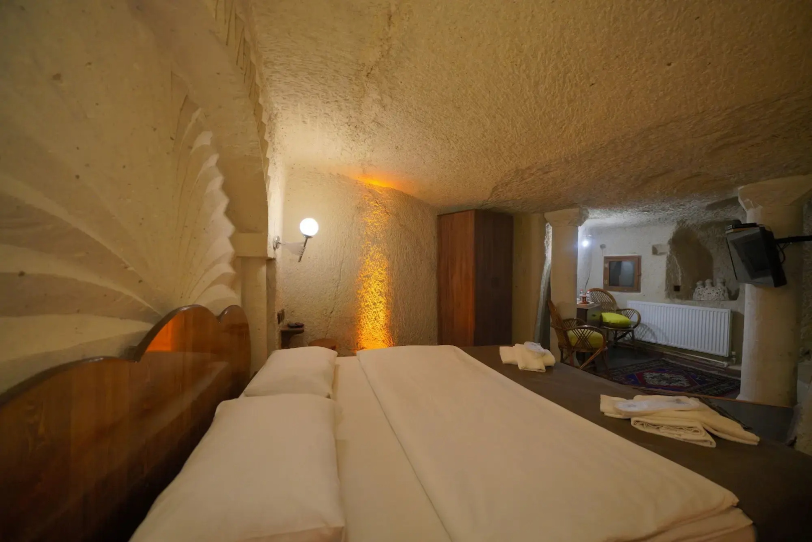 Megaron Cave Hotel